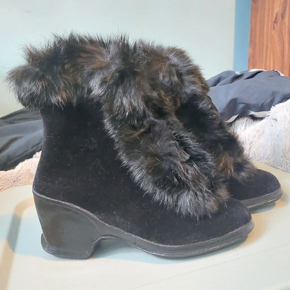 Vintage 1940s‎ boots galoshes overshoes black velvet - Picture 1 of 5